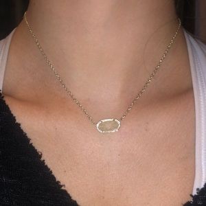Kendra Scott necklace